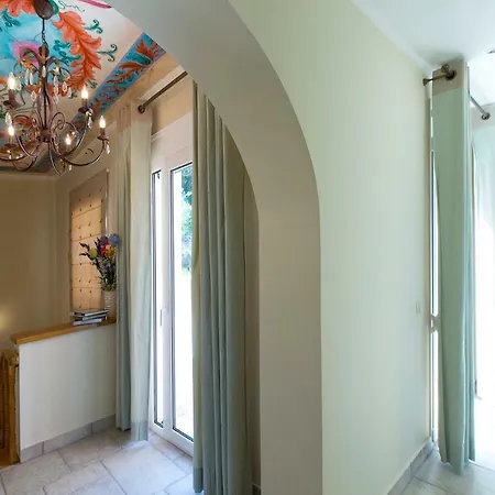 Larisa * Gastouri (Corfu)